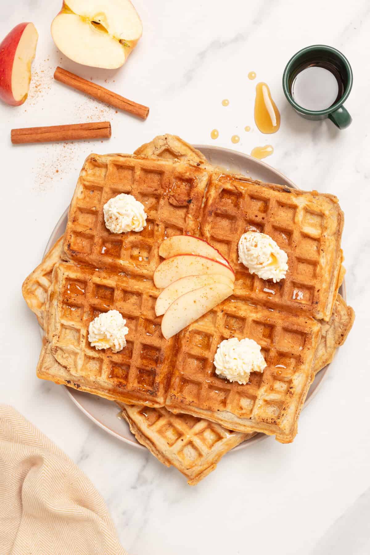 Apple Cinnamon Waffles - foodfaithfitness