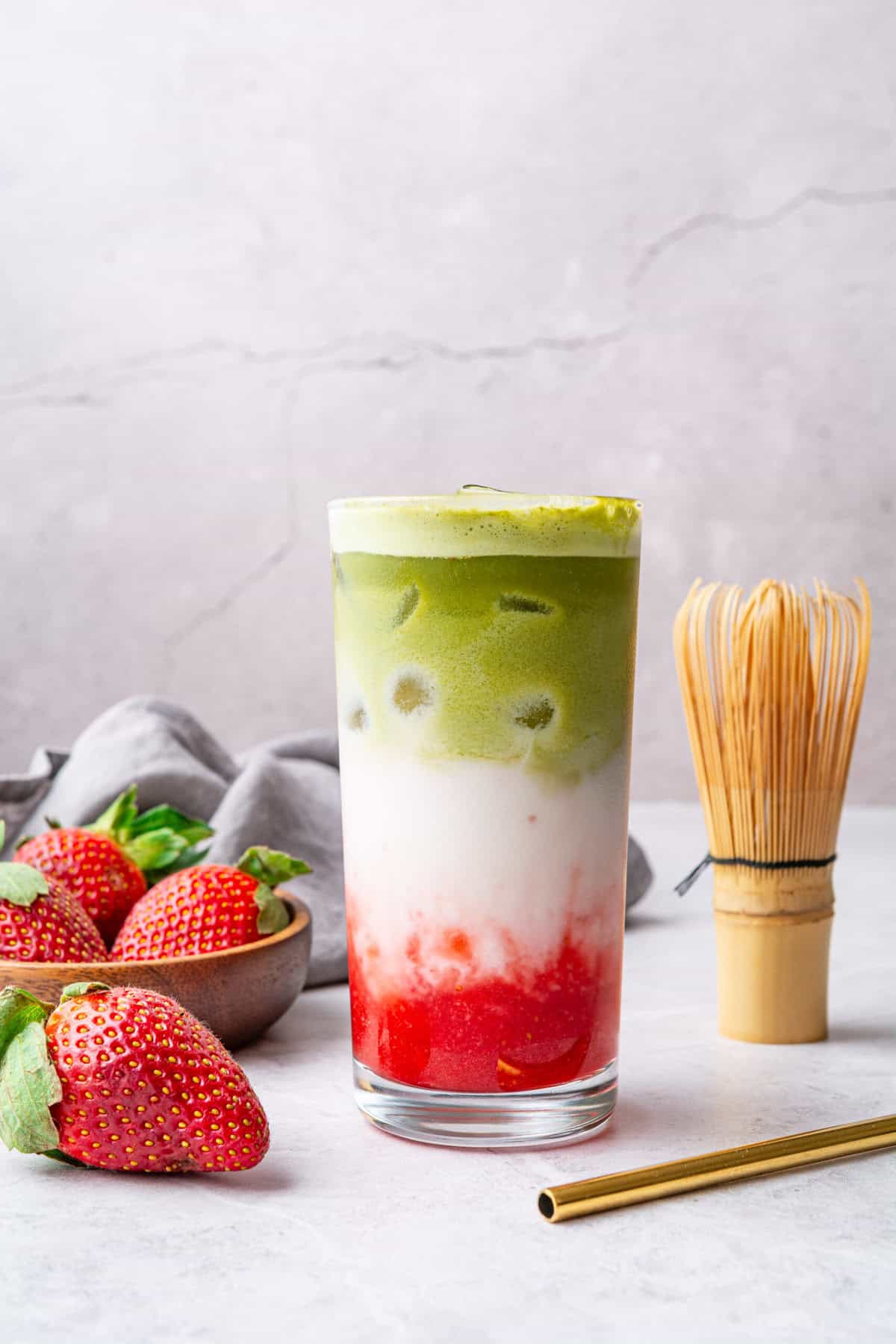 Strawberry Matcha Latte. - foodfaithfitness