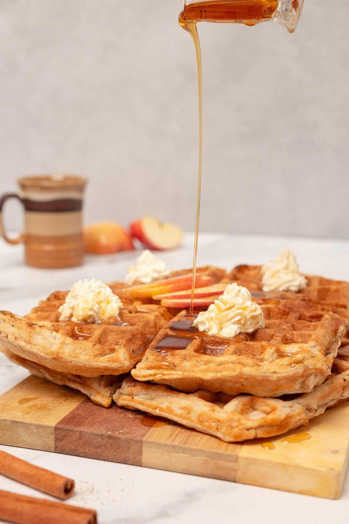 Apple Cinnamon Waffles - foodfaithfitness
