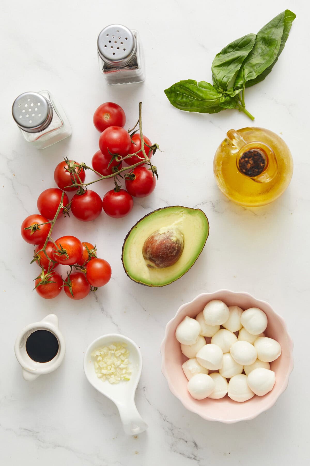 Avocado Caprese Salad - foodfaithfitness