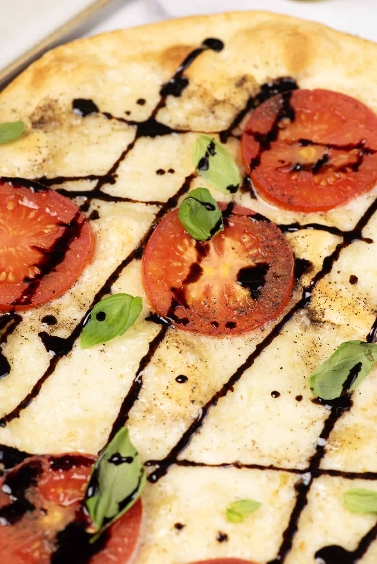 Caprese Pizza - foodfaithfitness
