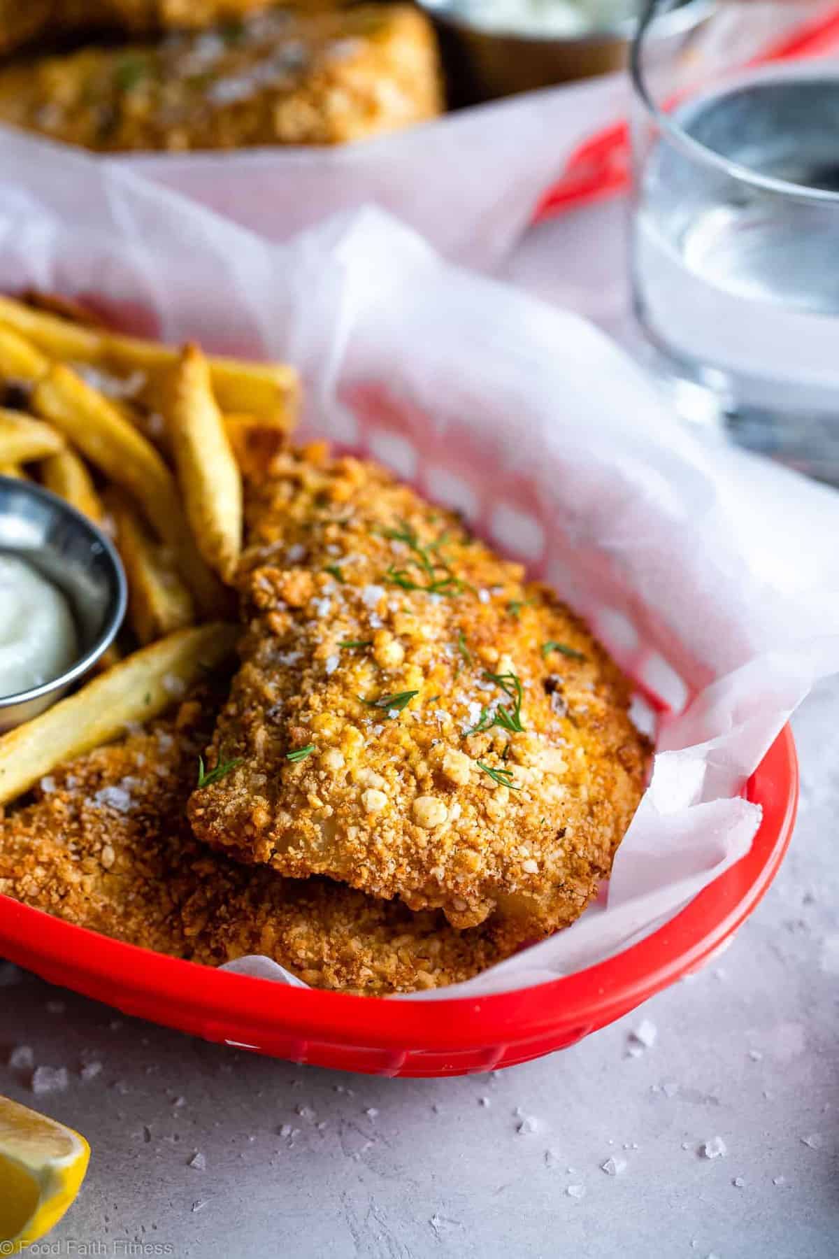 Crispy Air Fried Fish - SO easy to make and you will never believe it's oil free! Serve it with a healthy Greek yogurt tartar sauce for a dinner that is only 200 calories, 2 Freestyle points and protein packed! | #Foodfaithfitness | #Glutenfree #Healthy #Airfryer #Nutfree #WeightWatchers Crispy Air Fried Fish - This airfryer battered fish is SO easy to make and you will never believe it's oil free! Serve it with a healthy Greek yogurt tartar sauce for a dinner that is only 200 calories, 2 Freestyle points and protein packed! | #Foodfaithfitness |