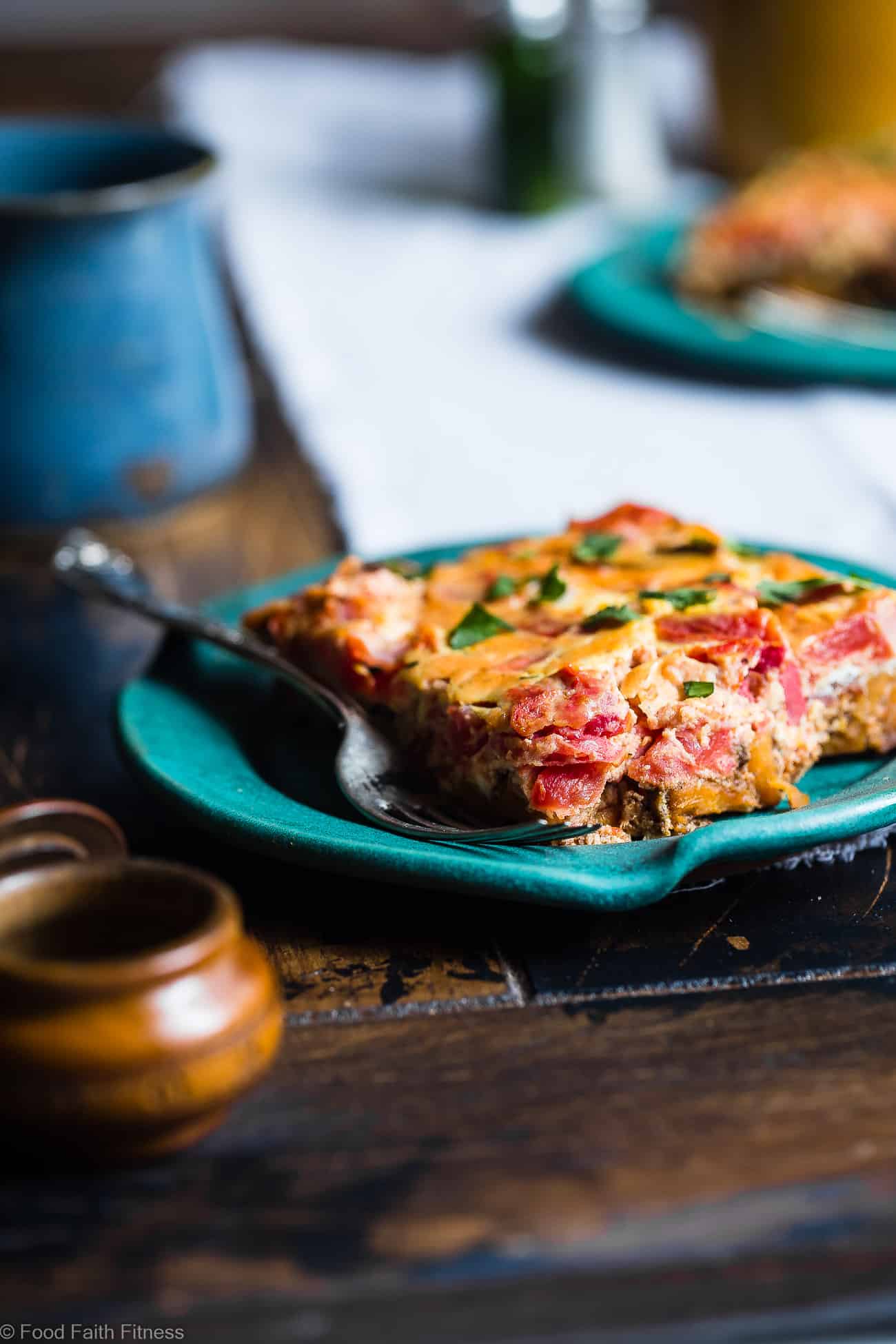 Moroccan Whole30 Breakfast Casserole - This healthy, gluten free, paleo breakfast casserole is an easy breakfast or brunch with a little taste of the Middle East! Grain/dairy/sugar free and only 200 calories a serving! | #Foodfaithfitness | #whole30 #paleo #glutenfree #healthy #breakfast