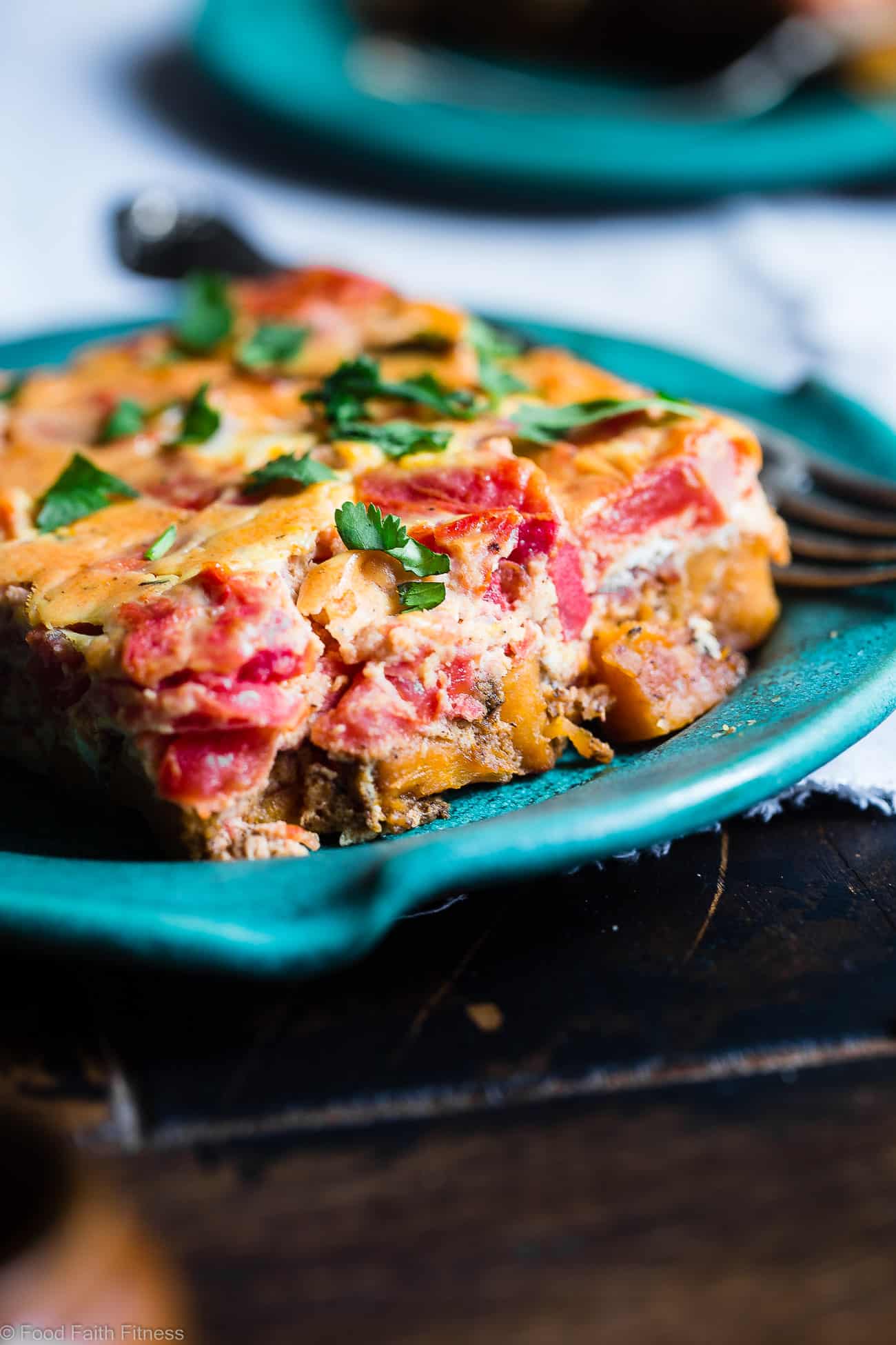 Moroccan Whole30 Breakfast Casserole - This healthy, gluten free, paleo breakfast casserole is an easy breakfast or brunch with a little taste of the Middle East! Grain/dairy/sugar free and only 200 calories a serving! | #Foodfaithfitness | #whole30 #paleo #glutenfree #healthy #breakfast