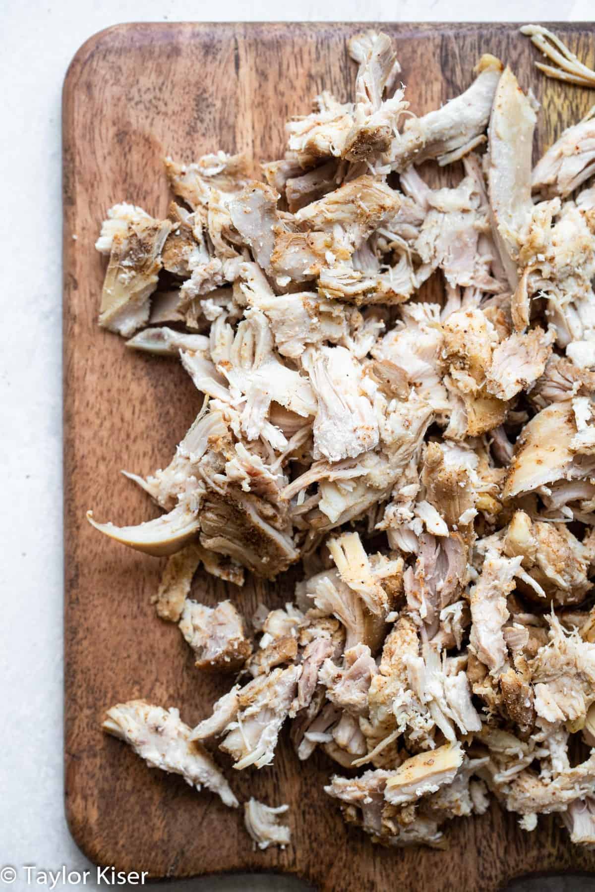 Healthy White Chicken Chili - This chicken chili is cooked in the crockpot for an easy, weeknight dinner that is naturally gluten and dairy free, simple and so tasty! Great for the whole family! | #Glutenfree #dairyfree #healthy #crockpot #soup shredded chicken for Crockpot White Chicken Chili