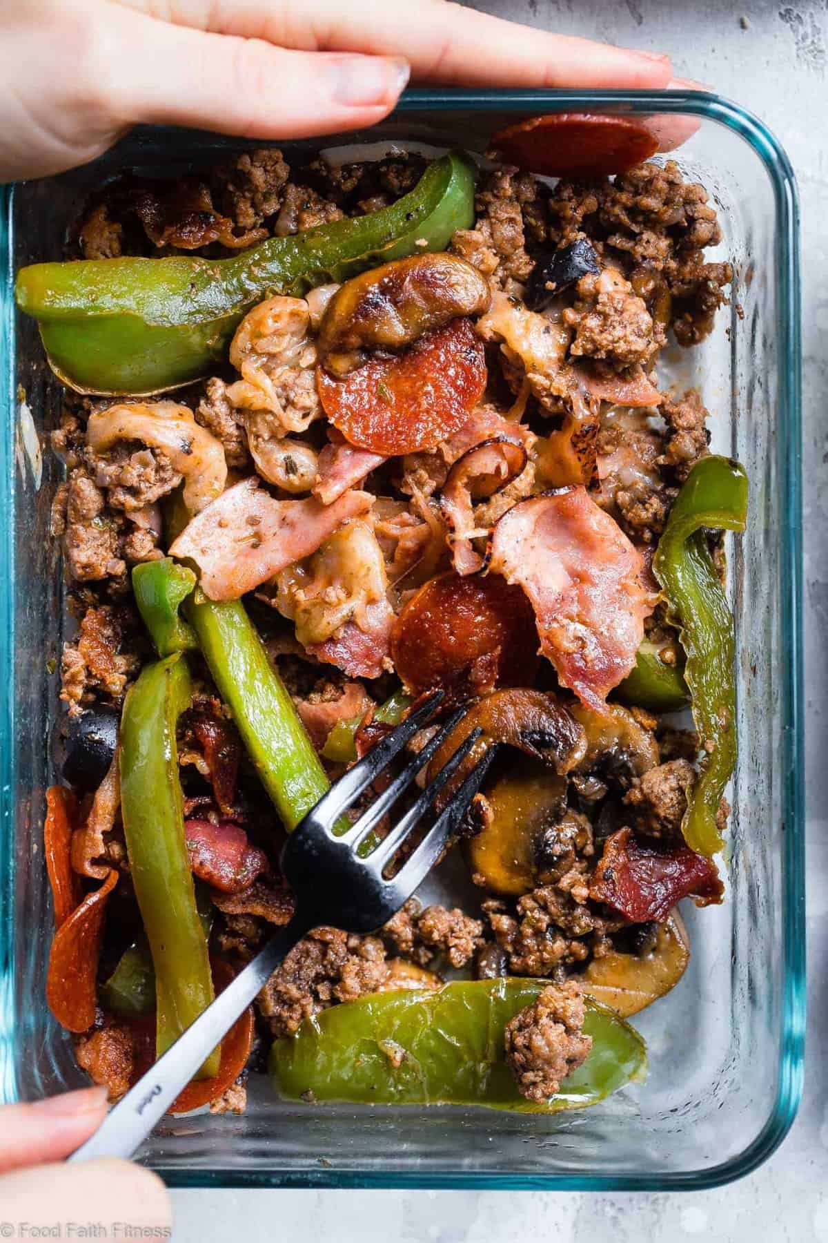 Keto Low Carb Pizza Meal Prep Bowls - These easy meal prep bowls are perfect for both kids and adults to pack for lunches! Gluten free, healthy and paleo and whole30 compliant too! Dairy free option included. | #Foodfaithfitness | #Glutenfree #keto #lowcarb #whole30 #mealprep Keto Low Carb Pizza Meal Prep Bowls - These easy meal prep bowls are perfect for both kids and adults to pack for lunches! Gluten free, healthy and paleo and whole30 compliant too! Dairy free option included. | #Foodfaithfitness | #Glutenfree #keto #lowcarb #whole30 #mealprep