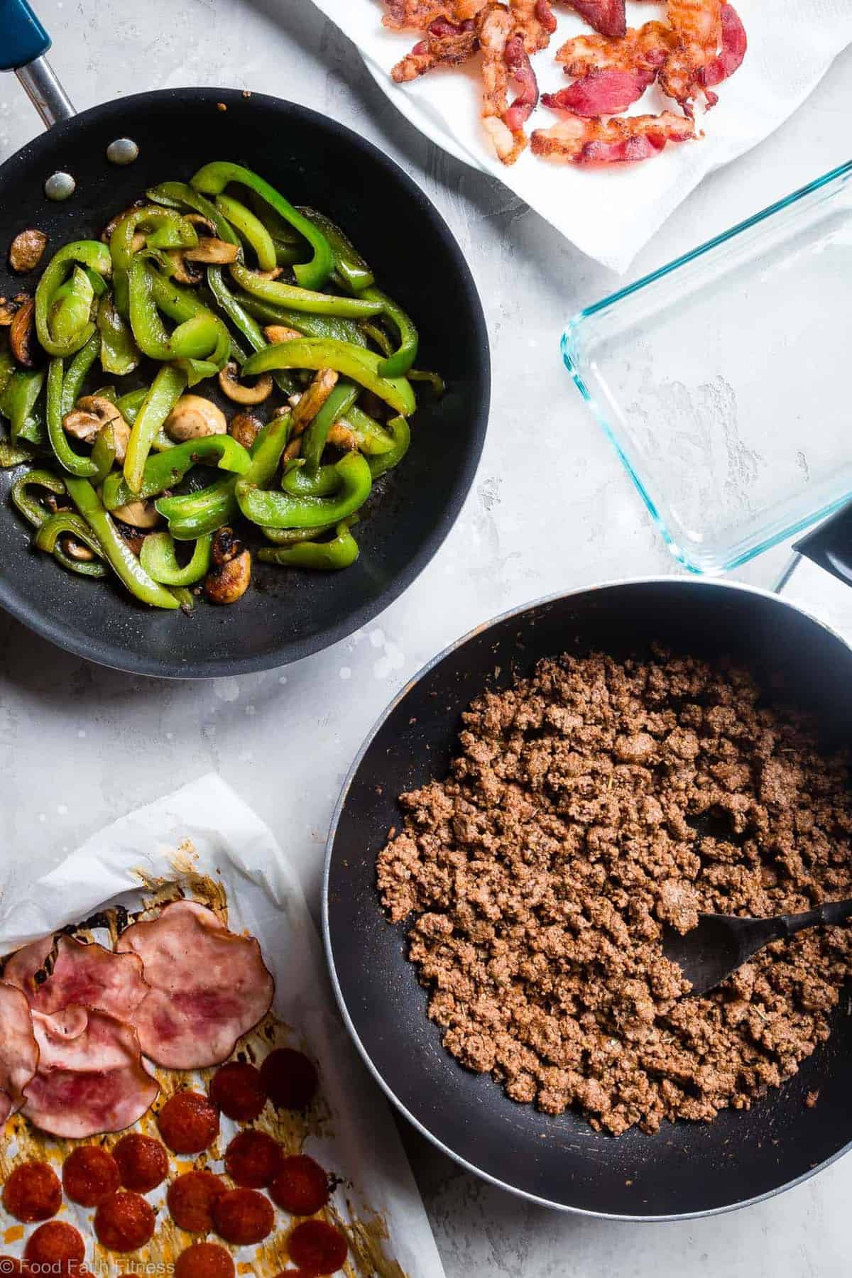 Keto Low Carb Pizza Meal Prep Bowls - These easy meal prep bowls are perfect for both kids and adults to pack for lunches! Gluten free, healthy and paleo and whole30 compliant too! Dairy free option included. | #Foodfaithfitness | #Glutenfree #keto #lowcarb #whole30 #mealprep Keto Low Carb Pizza Meal Prep Bowls - These easy meal prep bowls are perfect for both kids and adults to pack for lunches! Gluten free, healthy and paleo and whole30 compliant too! Dairy free option included. | #Foodfaithfitness |