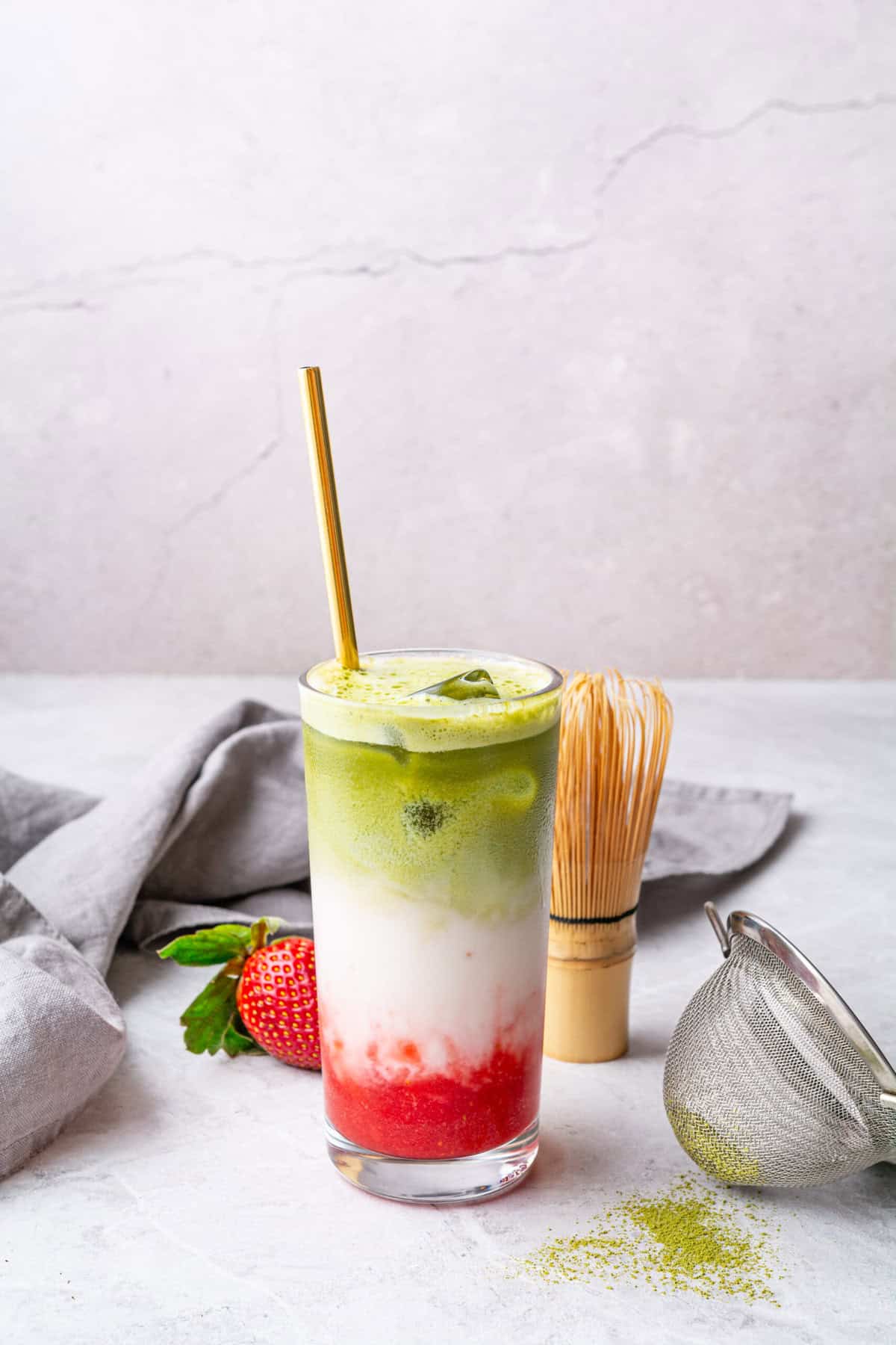 Strawberry Matcha Latte. - foodfaithfitness