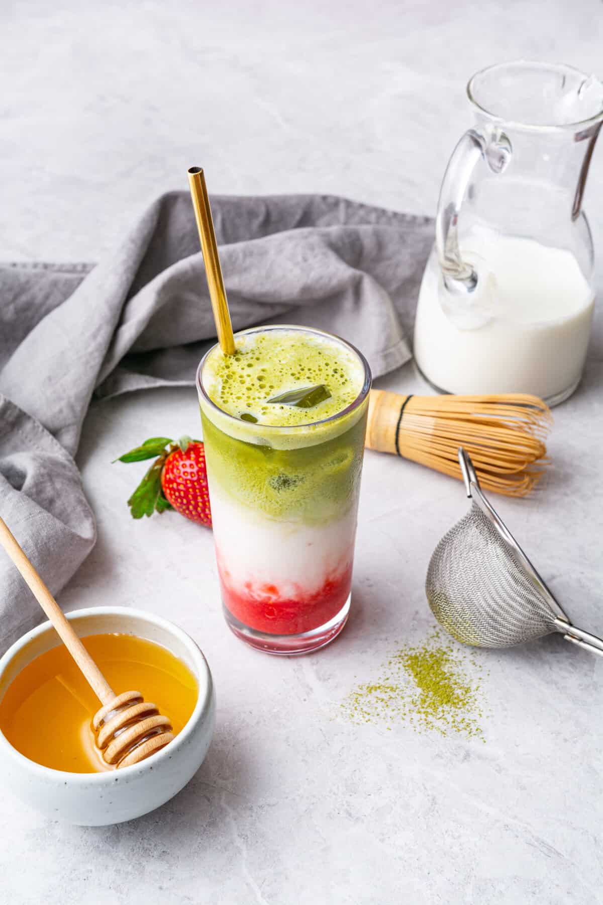 Strawberry Matcha Latte. - foodfaithfitness