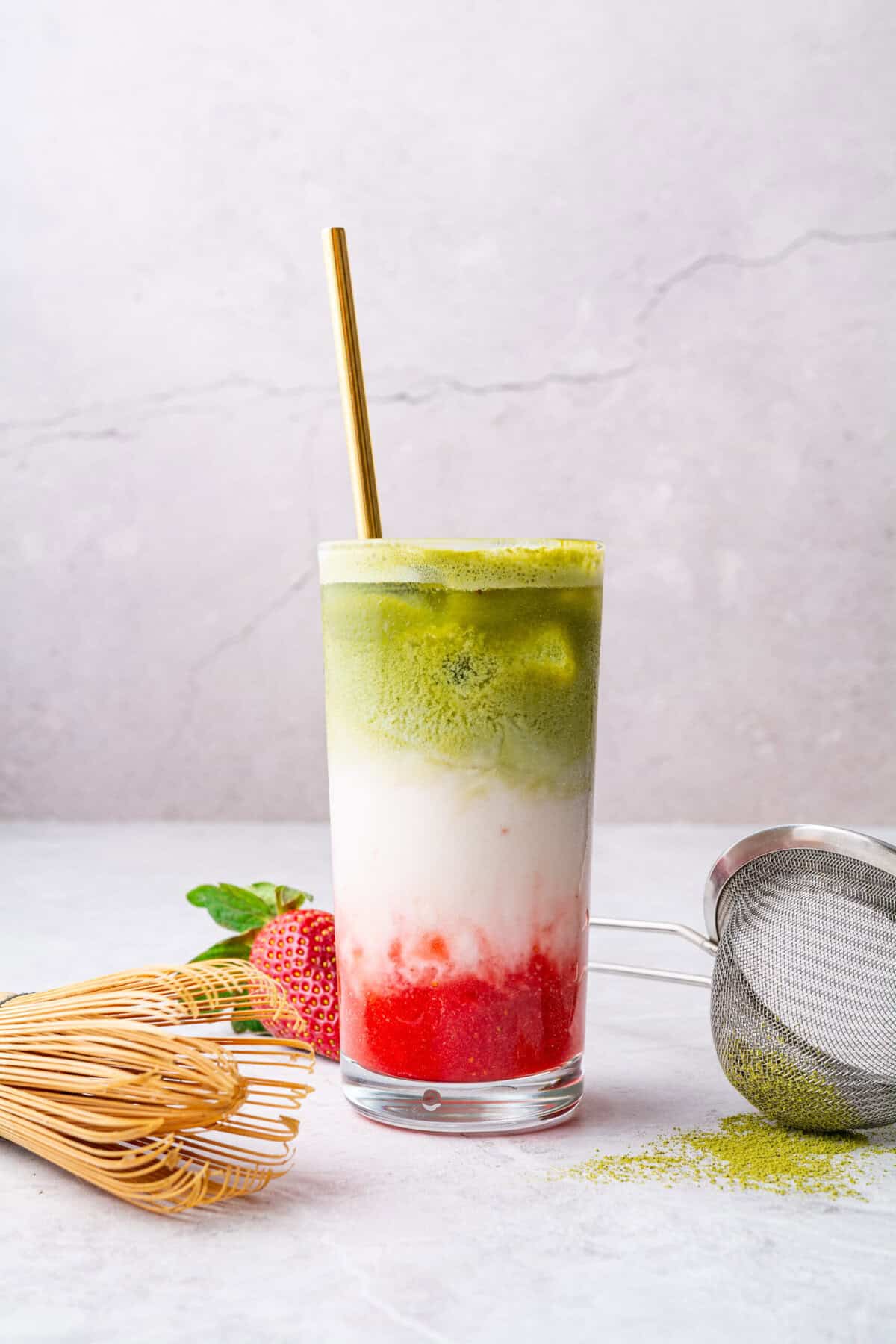 Strawberry Matcha Latte. - foodfaithfitness