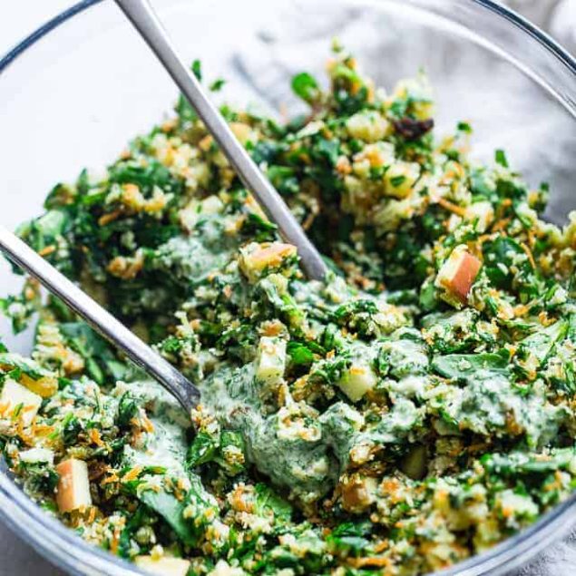 Moroccan Grated Raw Cauliflower Detox Salad - This veggie packed salad is a gluten/grain/dairy/sugar free salad with sweet and spicy, bold flavor! Paleo, vegan and whole30 compliant and perfect for meal prep! | Foodfaithfitness.com | @FoodfaithFit